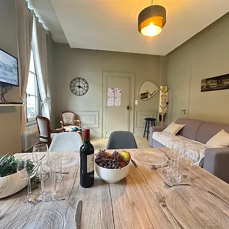 N Sur La Place Romantique Balneo In Appartement